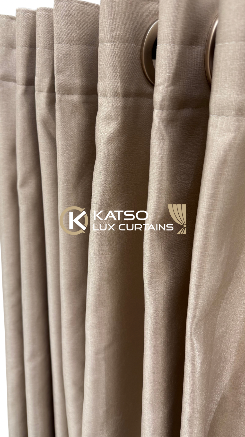 Front Curtain - Sleek Annie