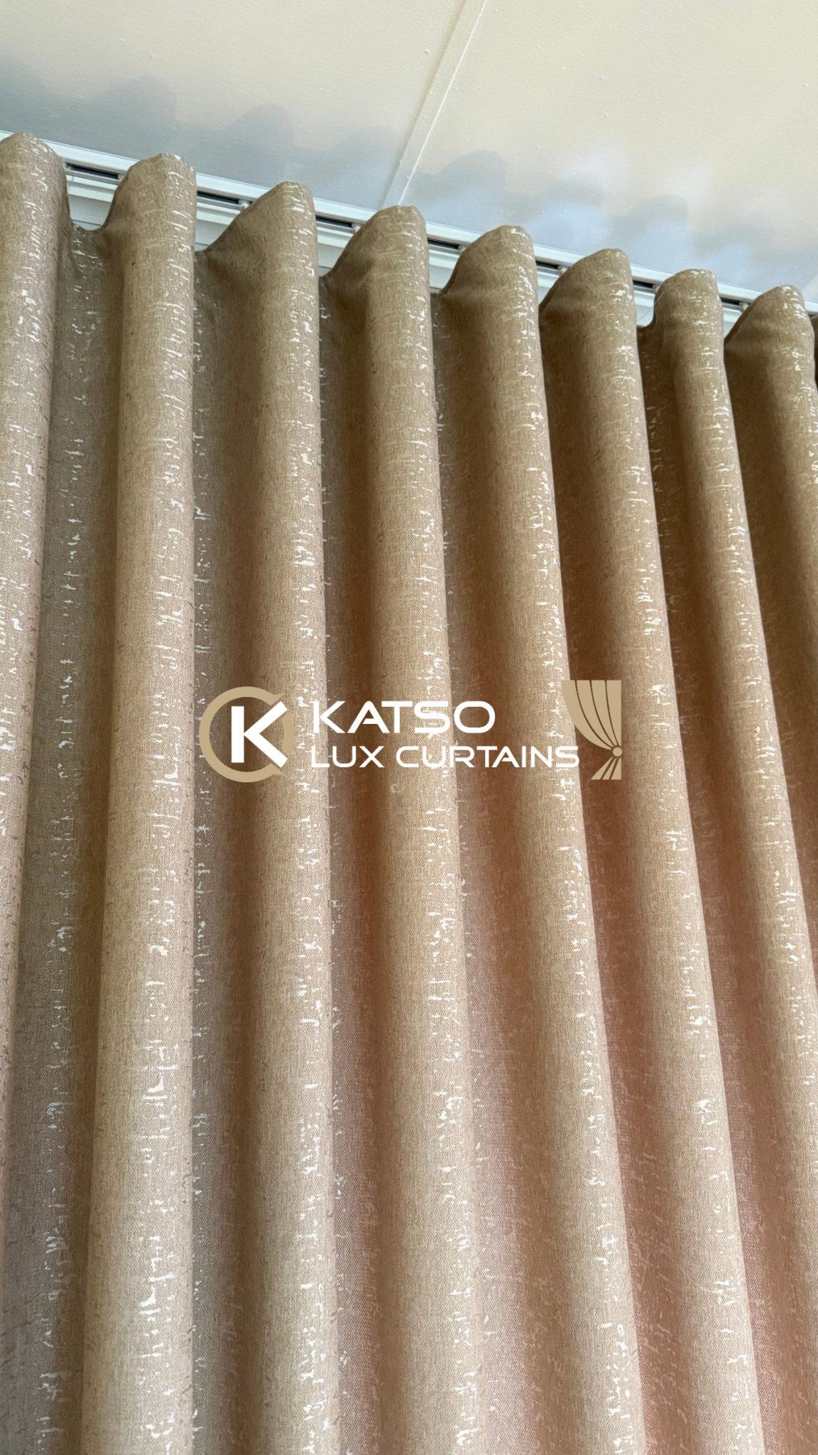 Front Curtain - Mpumi Wave